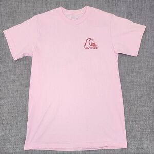 Quicksilver Beach Mountain Logo 100% Cotton Pink Tee.
